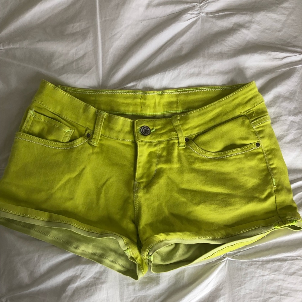 Neon green/yellow Levi shorts